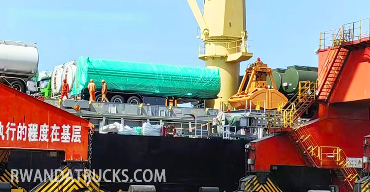 3 Axle 45000 Liters Diesel Tanker Trailer for Sale in Rwanda