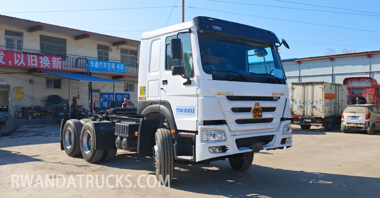 Used Howo 6x4 Tractor Truck for Sale in Rwanda