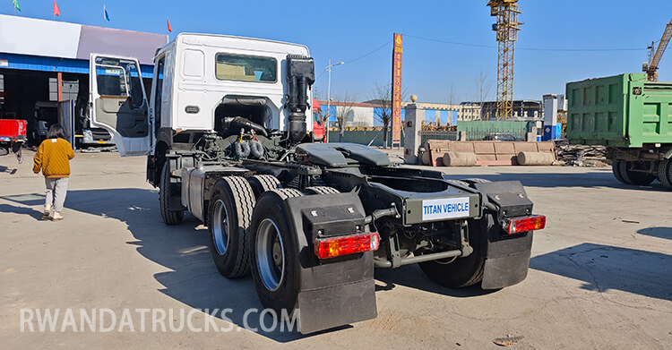 Used Howo Tractor Truck for Sale in Rwanda