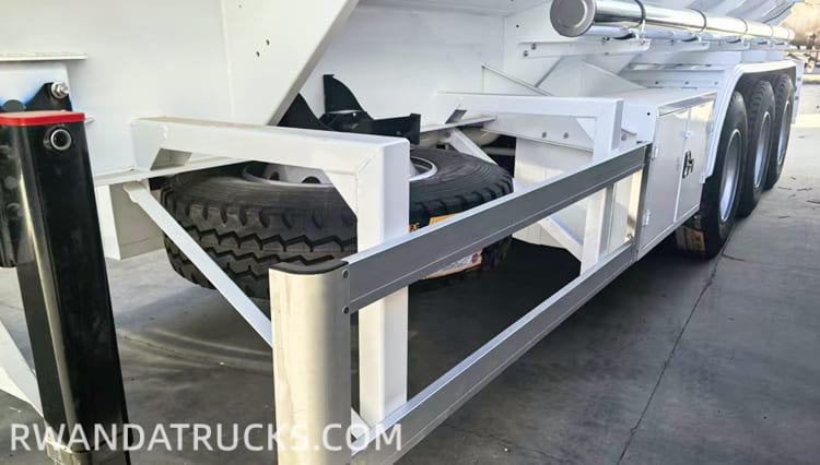 3 Axle Semi Fuel Tanker Trailer for Sale in Rwanda