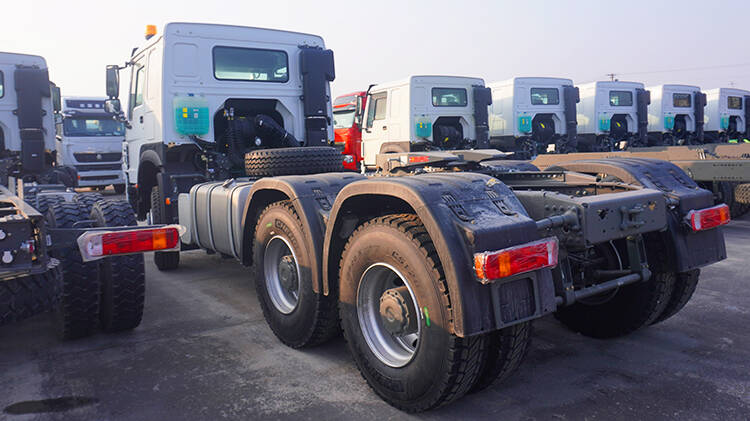 Howo Sinotruk 371 6x4 Prime Mover Truck for Sale Price in Rwanda