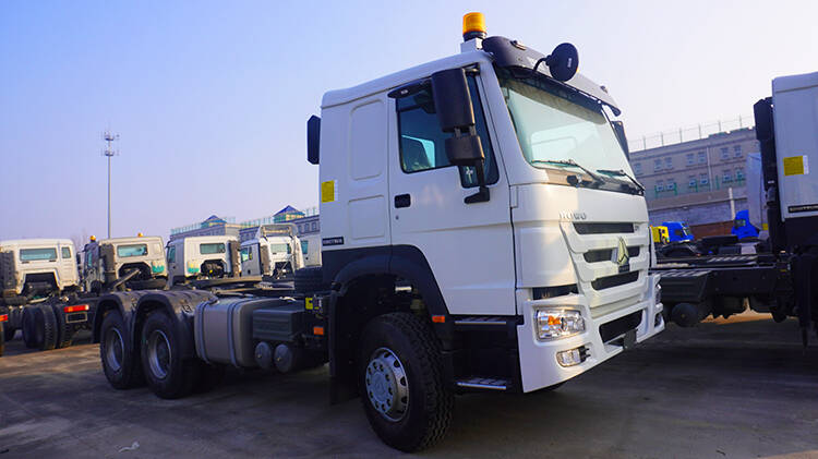 Howo Sinotruk 371 6x4 Prime Mover Truck for Sale Price in Rwanda