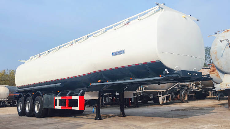 Tri Axle 45000L Fuel Tanker Trailer for Sale Price in Rwanda