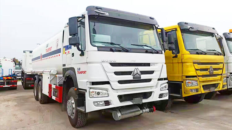 Howo 6x4 Oil Tank Lorry Truck | Tanker Lorry for Sale in Rwanda