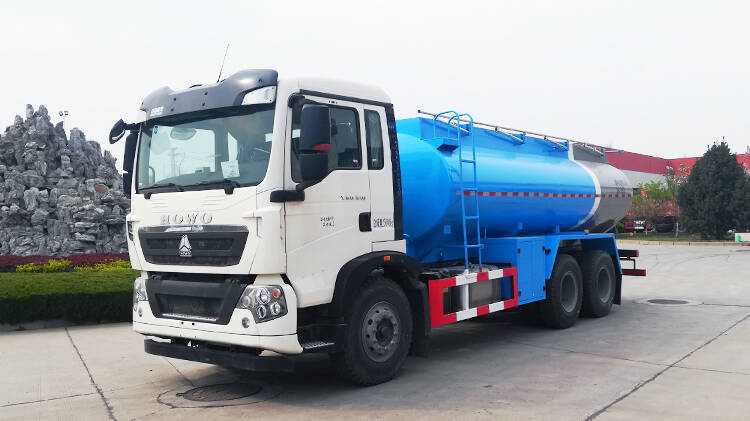 Howo 8x4 Milk Tank Truck for Sale in Rwanda