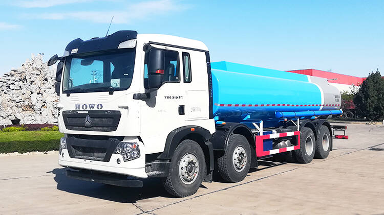 Howo 8x4 Milk Tank Truck for Sale in Rwanda