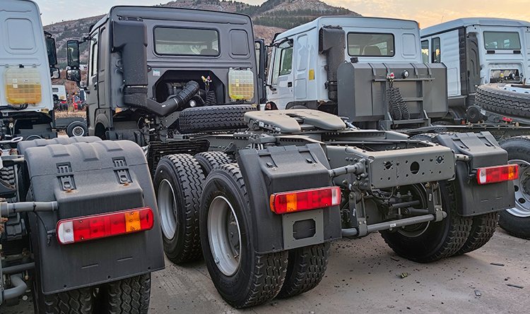 Sinotruk Howo 6x4 Tractor Truck in Rwanda