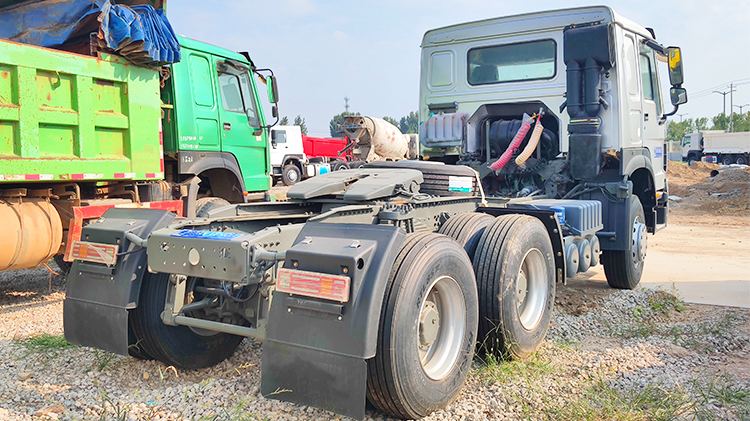 ZZ4527 Sinotruk Howo 2022 Used Tractor Truck for Sale in Rwanda