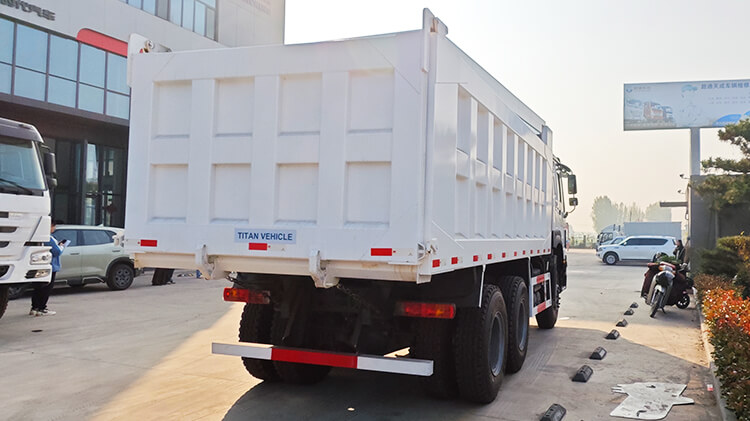 Zz4257 Used Howo 10 Wheeler Dump Truck Price in Rwanda