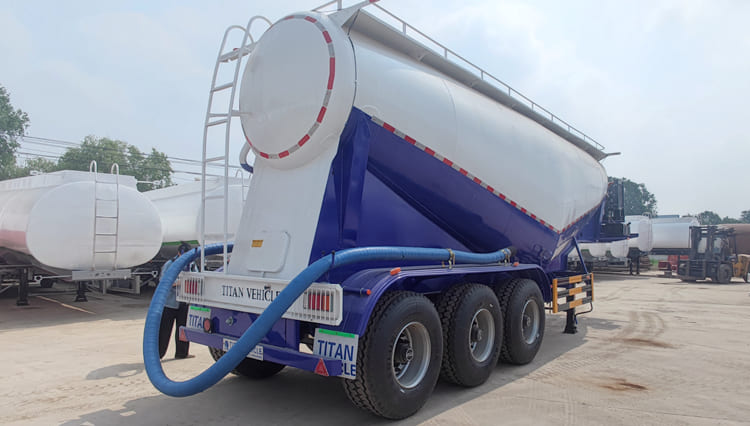 Cement Bulker Trailer for Sale in Rwanda
