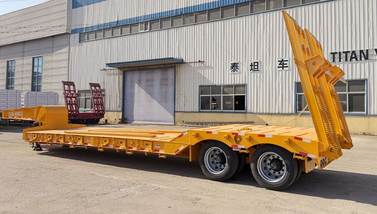 2 Axle Low Bed Loader Truck for Sale in Rwanda