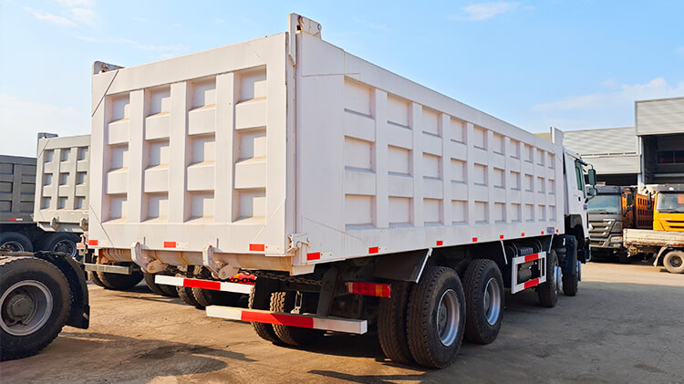 Used Howo 8x4 Tipper Truck for Sale in Rwanda